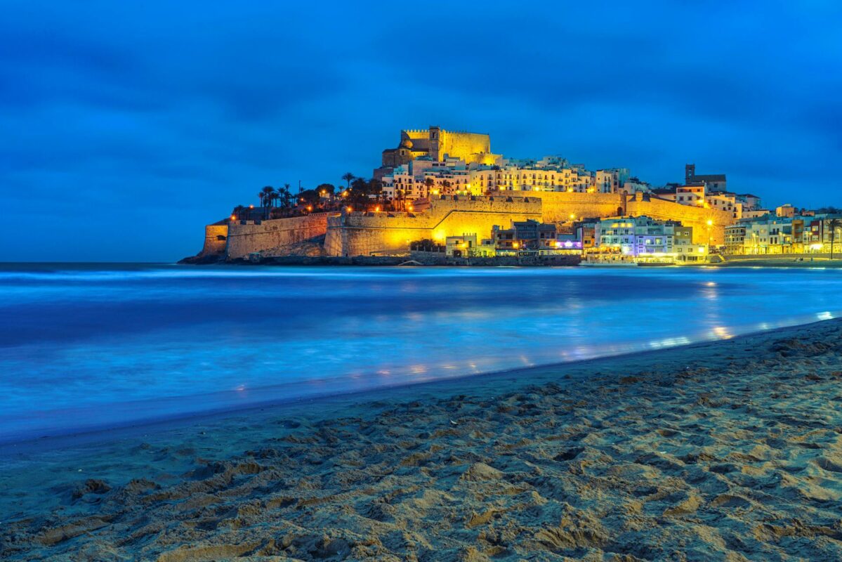 Coves de Sant Josep Castellón barca en el río subterráneo